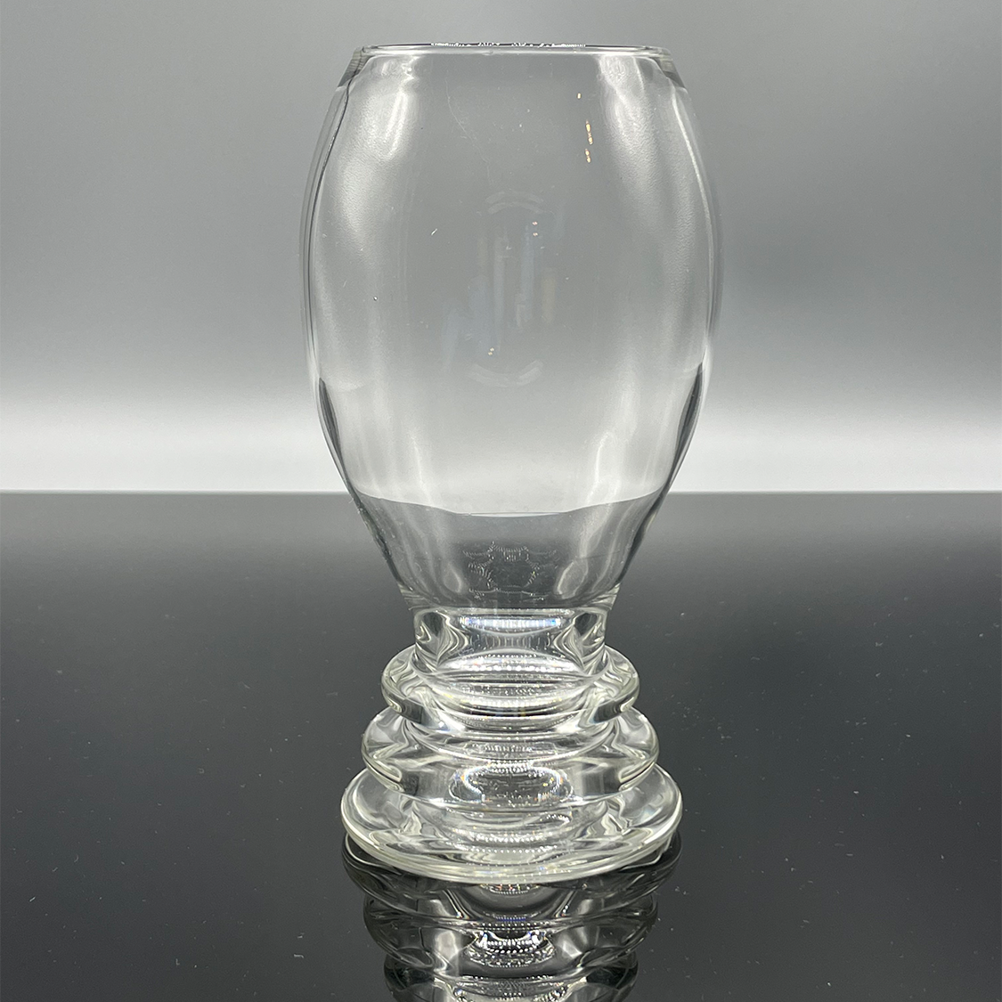 16 ounce beer glass with a ribbed base.